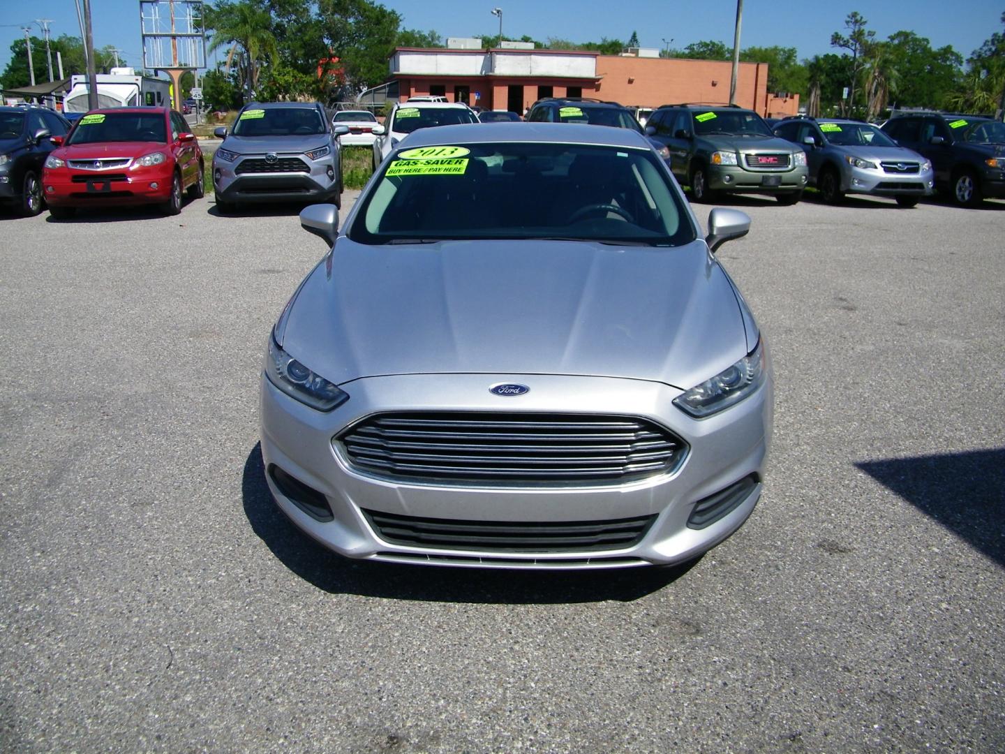 2014 Silver /Grey Ford Fusion S (1FA6P0G79E5) with an 2.5L I4 engine, Automatic transmission, located at 4000 Bee Ridge Road, Sarasota, FL, 34233, (941) 926-0300, 27.298664, -82.489151 - Photo#1